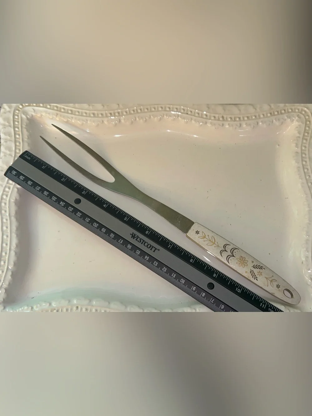 Ekco Flint Arrowhead meat/carving fork in the Harvest Wheat pattern Vintage
